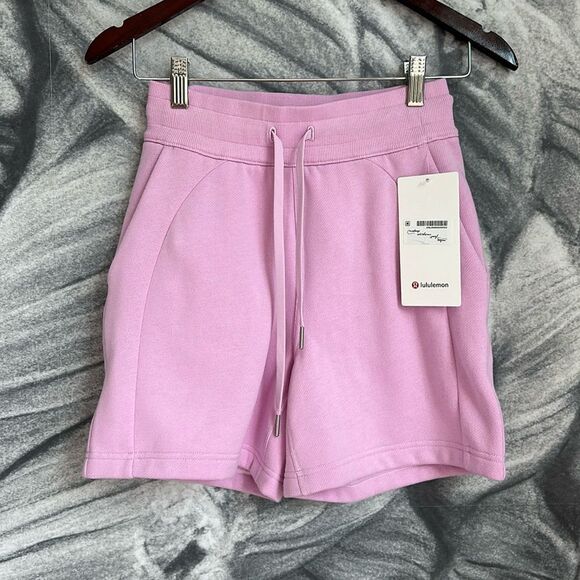 Lululemon‎ Scuba High-Rise Short 5" size 2 NWT VITAPINK 💗 - Picture 1 of 6